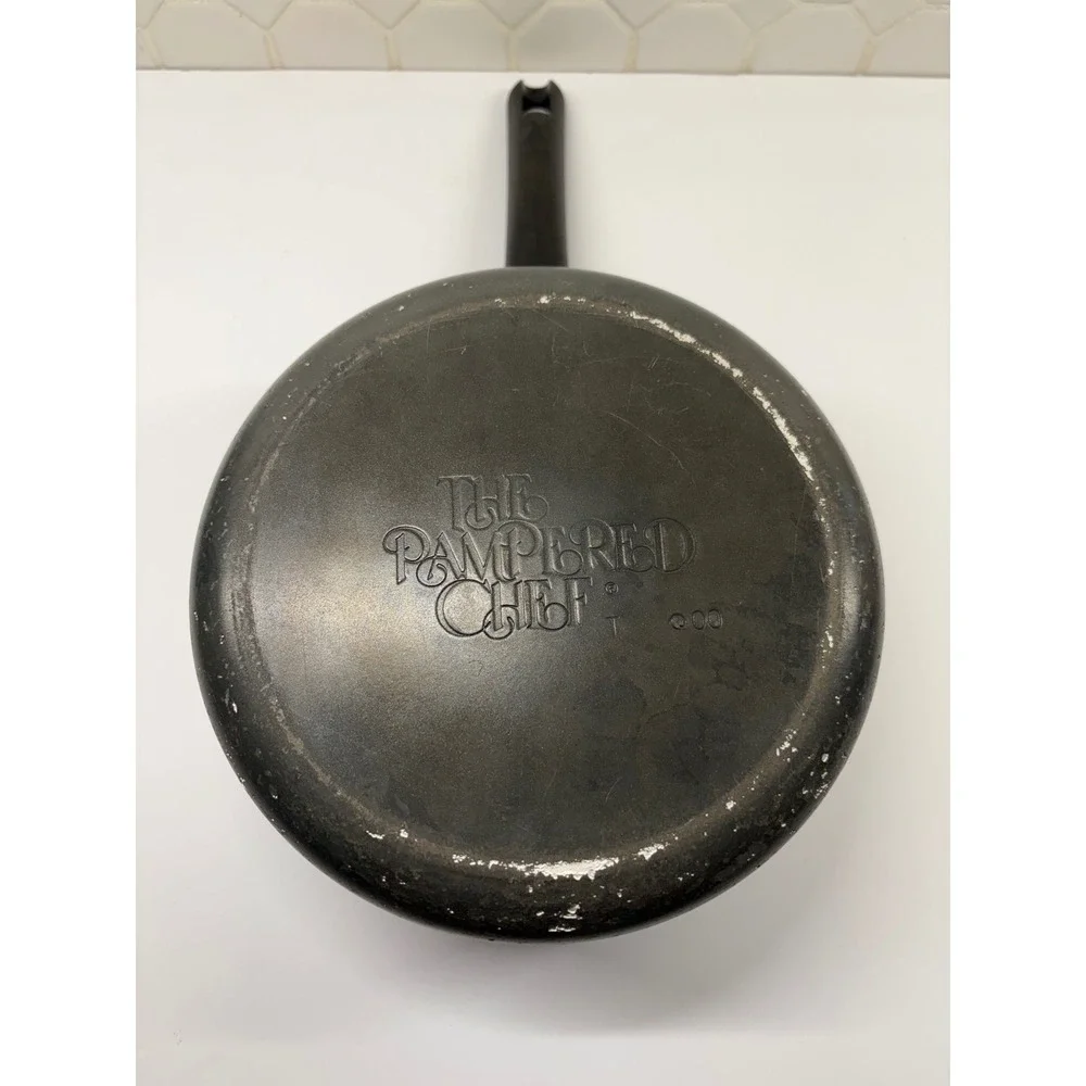 The Pampered Chef Saucepan 2qt Black Non-Stick Glass Lid Cookware